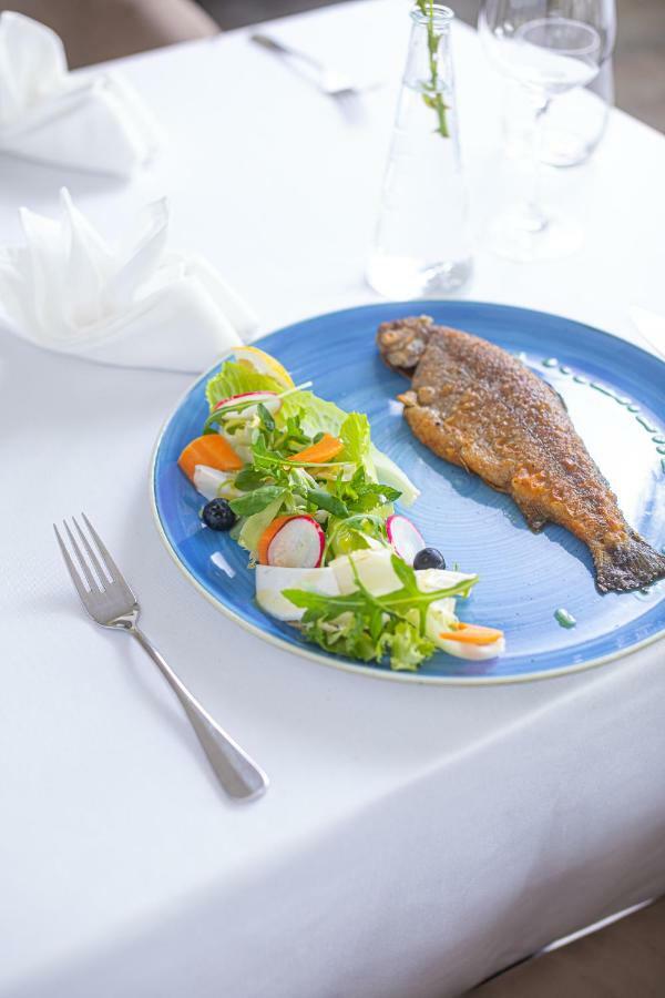 Bonne Chance Restaurant And Hotel Bázakerettye Eksteriør billede